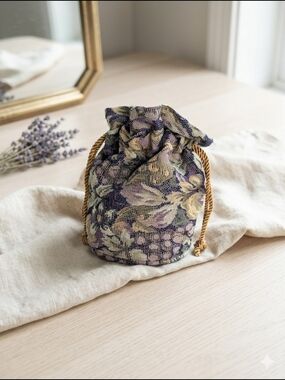 Vintage Gloria Vanderbilt Drawstring Tapestry Pouch Victorian Romantic 90s